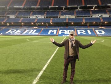 El cantante Carlos Baute en el Santiago Bernabeu para apoyar a su equipo