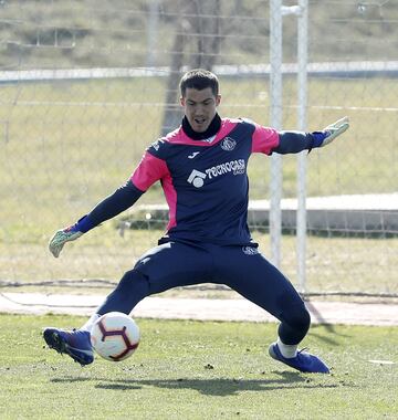 El 17 de agosto de 2017 se confirmó el traspaso de Rubén Yáñez al Getafe Club de Fútbol, que a su vez lo cedió al Cádiz Club de Fútbol.