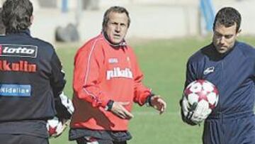 <b>ESPERANZADO. </b>Víctor desea romper la mala racha en el campo del Fenerbahçe.