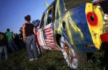 Con la disponibilidad cada vez menor de grandes vehículos fabricados en Estados Unidos de 1950, los vehículos más pequeños fabricados entre 1980 y 1990 son los más utilizado hoy en día. El evento de dos días en la Feria del Estado de Nueva Jersey contó con más de 100 coches con conductores de Nueva Jersey y alrededores.