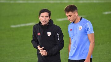 27/10/21 ENTRENAMIENTO ATHLETIC DE BILBAO MARCELINO HABLA CON PETXARROMAN