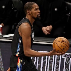 Surrealista: Durant aparece tarde por los protocolos sanitarios, se va antes... y los Nets pierden