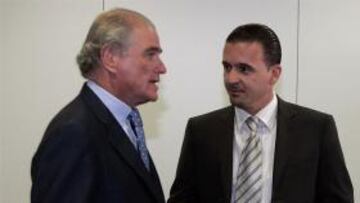 <strong>VIAJE.</strong> Calderón viajó ayer hasta la localidad de Sa Pobla para celebrar el XXV aniversario de la peña de aquella localidad.