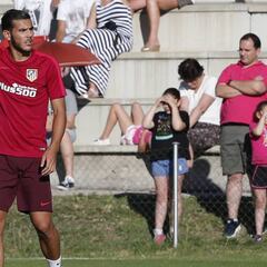 El Atlético renueva a Theo y su cláusula sube a los 24 millones