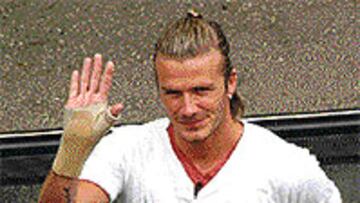 <b>EJEMPLO</B>. El historial médico de Beckham es el más limpio de los mejores futbolistas del momento.
