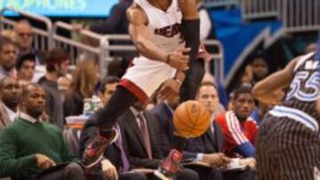 Dwyane Wade, con unas buenas cifras, llevó a Miami, junto a Bosh, a superar a los Orlando Magic.