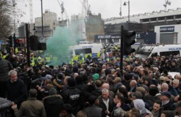 Pelea entre los seguidores del Tottenham y el Millwall