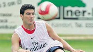 <b>CONVENCIDO. </b>Reyes ha decidido que sólo quiere jugar en el Atlético y el Arsenal ya lo sabe.