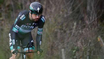 Peter Sagan compite durante la contrarreloj de la París-Niza 2020.