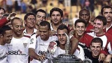 El Sevilla posa con el Carranza.