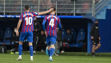 Rober Correa sale lesionado ante el Mirandés.