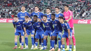 La camiseta está inspirada en la equipación alternativa que el Real Zaragoza utilizó en la temporada 1986/1987, una etapa en la que el club estrenó por primera vez un tercer uniforme de color azul. Aquella indumentaria se utilizó en la Recopa de Europa, destacando el partido disputado el 22 de abril de 1987 en el Olympic Stadium de Ámsterdam ante el Ajax.