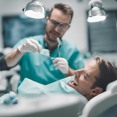 Niños, anestesia para su anestesiólogo antes de una cirugía, el paciente debe ser neutralizado por cuatro médicos