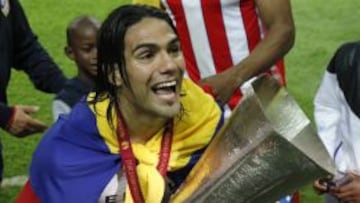 Falcao García celebra la Europa League conseguida con el Atlético de Madrid