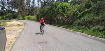 El ciclista colombiano del Arkéa - Samsic continúa preparando el reinicio de temporada y trabaja en las carreteras de Boyacá.