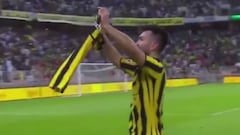 ¡Hasta de derecha! Los dos golazos de Villlanueva en Arabia