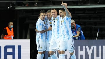 Argentina celebra uno de sus goles frente a Brasil.