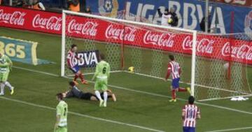 Gol 0-2 de Lopo en propia puerta. Buena jugada por banda de Raúl García que la pone desde banda derecha para que Koke remate. Su cabezazo se iba fuera y al tocar levemente en la pierna de Lopo, acaba introduciéndose en la meta getafense.