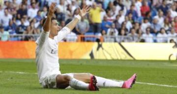 Cristiano Ronaldo se lamenta.