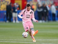 SANDY, UTAH - APRIL 22: Lionel Messi #10 of Inter Miami CF warms up prior to the MLS match between Real Salt Lake and Inter Miami CF at America First Field on April 22, 2026 in Sandy, Utah. Chris Gardner/Getty Images/AFP (Photo by CHRIS GARDNER / GETTY IMAGES NORTH AMERICA / Getty Images via AFP)