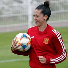 Jenni Hermoso: "El partido de octavos será a una carta"