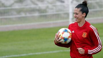 La jugadora de la selecci&oacute;n espa&ntilde;ola, Jenni Hermoso,durante el entrenamiento que han realizado en Lille, antes de viajar a Le Havre donde disputar&aacute;n su tercer partido del Mundial de Francia 2019 contra la selecci&oacute;n de China.