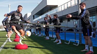 Hazard, Bale, Jovic... Banquillo m¨¢s que merecido
