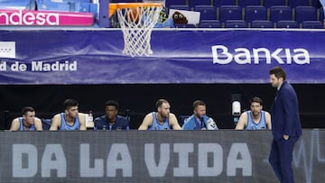 03/02/21 PARTIDO BALONCESTO ACB ESTUDIANTES ZARAGOZA
 JAVIER ZAMORA BAREA BANQUILLO GRUPO CASADEMONT ZARAGOZA 