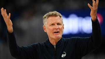 SAN FRANCISCO, CALIFORNIA - APRIL 09: Head coach Steve Kerr of the Golden State Warriors reacts against the San Antonio Spurs in the first quarter at Chase Center on April 09, 2025 in San Francisco, California. NOTE TO USER: User expressly acknowledges and agrees that, by downloading and or using this photograph, User is consenting to the terms and conditions of the Getty Images License Agreement. Eakin Howard/Getty Images/AFP (Photo by Eakin Howard / GETTY IMAGES NORTH AMERICA / Getty Images via AFP)