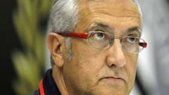 Manzano 'cierra' una conferencia a los periodistas