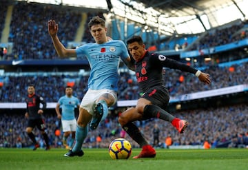 Así fue el ingrato partido de Alexis ante el Manchester City