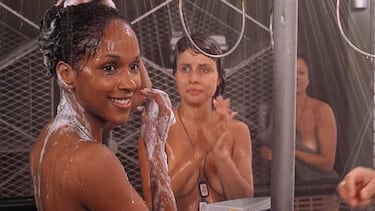 Neither death nor dismemberment, this is the most difficult scene to shoot in ‘Starship Troopers’