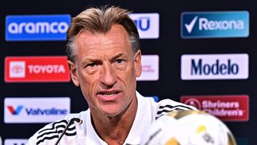 Herve Renaud (L), French coach of Saudi Arabia, addresses the media on June 27, 2025 in Glendale, Arizona, ahead of their Gold Cup quartefinal match on June 28 against Mexico. (Photo by Frederic J. BROWN / AFP)