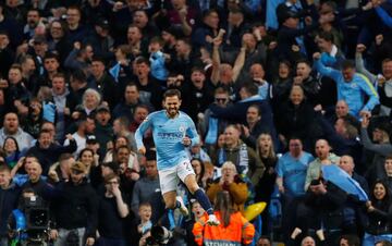 2-2. Bernardo Silva celebró el segundo gol.