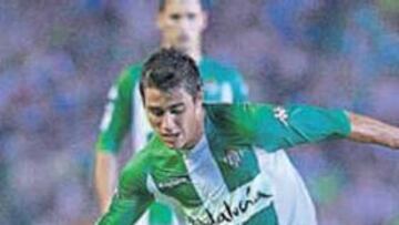 <b>ORIGEN HISPALENSE. </b>Maldonado no cuenta para Luis Fernández y el Murcia ve en él un candidato de lujo para el ataque.