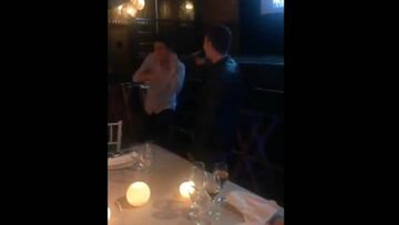 Salen a la luz vídeos de la fiesta de Honda: Lorenzo con el micro y ojo al bailecito de Márquez