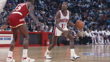 Uno de los mejores bases de la historia, Zeke fue tan controvertido y tan polémico que acabó fuera del Dream Team de Barcelona 92. Ya se sabe: el veto de Michael Jordan, enemigo íntimo de los aquellos Bad Boys de Detroit Pistons, el chasco que se llevó con el su amigo Magic Johnson cuando le falló tras el anuncio de que había contraído el virus del VIH… El documental de Michael Jordan, el archifamoso The last Dance, se encargó de refrescar la complicada carrera de Isiah… que también fue cuestionado fuera de las pistas, con denuncias por acoso sexual cuando era general manager de New York Knicks.