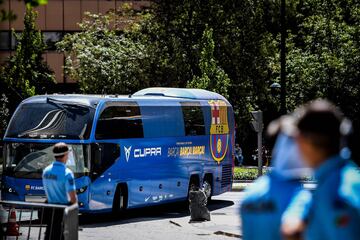 El conjunto blaugrana ha llegado al Sheraton Lisboa Hotel & Spa situado en la capital portuguesa para jugar los cuartos de final de la Champions League frente al Bayern de Múnich. 