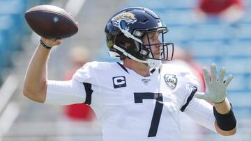 JACKSONVILLE, FLORIDA - SEPTEMBER 08: Nick Foles #7 of the Jacksonville Jaguars throws a pass during warmups before a game against the Kansas City Chiefs at TIAA Bank Field on September 08, 2019 in Jacksonville, Florida.   James Gilbert/Getty Images/AFP
 == FOR NEWSPAPERS, INTERNET, TELCOS &amp; TELEVISION USE ONLY ==