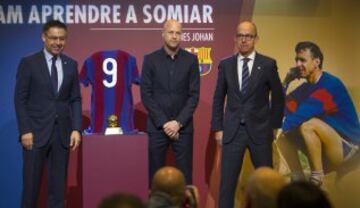 Jordi Cruyff presents the club with the Ballon d'Or won by his father in 1974.