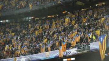 Esteladas en el Camp Nou.