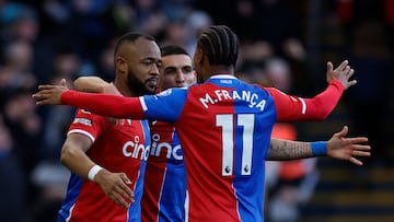 Soccer Football - Premier League - Crystal Palace v Burnley - Selhurst Park, London, Britain - February 24, 2024 Crystal Palace's Jordan Ayew celebrates scoring their second goal with Matheus Franca and Daniel Munoz Action Images via Reuters/Peter Cziborra NO USE WITH UNAUTHORIZED AUDIO, VIDEO, DATA, FIXTURE LISTS, CLUB/LEAGUE LOGOS OR 'LIVE' SERVICES. ONLINE IN-MATCH USE LIMITED TO 45 IMAGES, NO VIDEO EMULATION. NO USE IN BETTING, GAMES OR SINGLE CLUB/LEAGUE/PLAYER PUBLICATIONS.