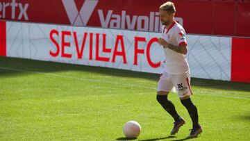 Papu G&oacute;mez, durante su presentaci&oacute;n con el Sevilla.