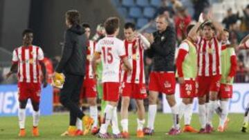 El Almería sigue esperando si le quitan, o no, tres puntos vitales para su salvación.