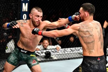 Alexander Volkanovski tuvo su primera pelea por un título en diciembre de 2019. Contra todo pronóstico derrotó a Max Holloway, campeón más que solvente.