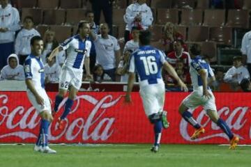 1-2. Montañés celebro el segundo gol.