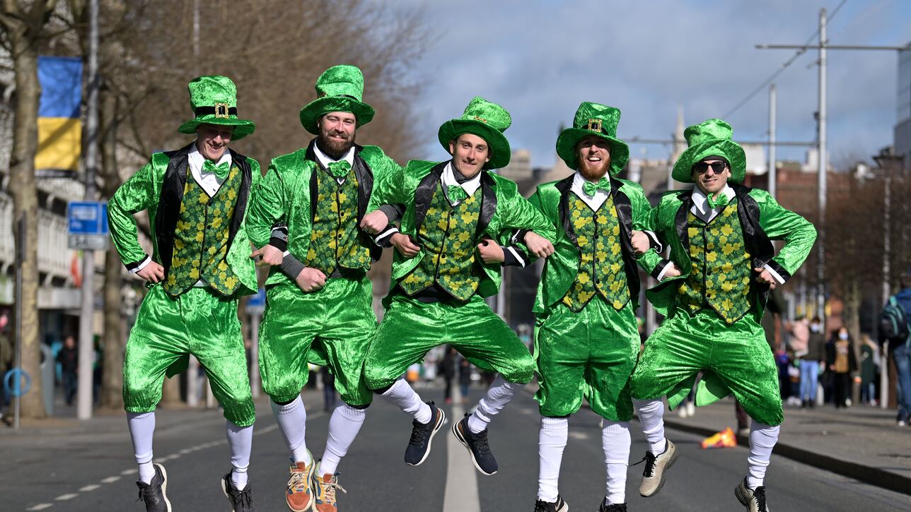 How long does the Chicago River stay green? Any possible environmental