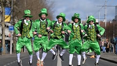 How long does the Chicago River stay green? Any possible environmental consequences…