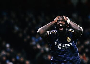 Antonio Rüdiger siempre muy expresivo durante el encuentro.