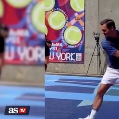 WATCH: Federer practices two-handed backhand